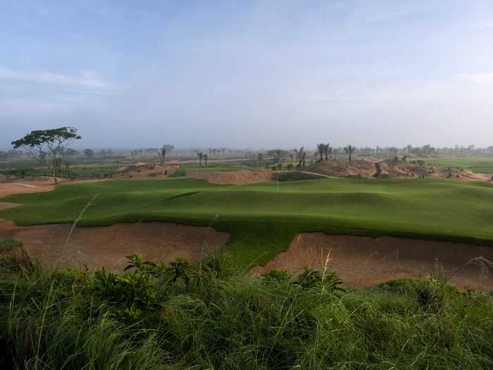 And lastly, the Shadow Dunes course lives up to its name with lots of sand dunes and undulating ground.