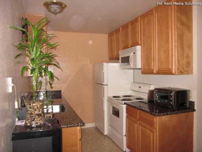 This San Jose apartment seems fairly spacious.