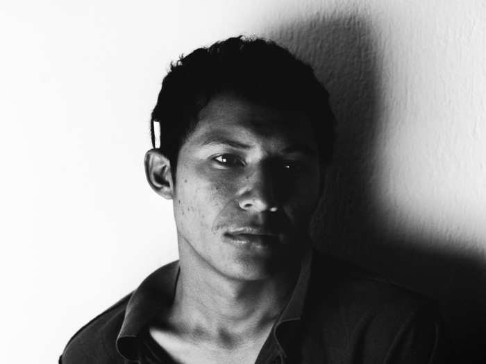 Approximately 400,000 Central American migrants make the journey northward every year. Most hail from El Salvador, Honduras, or Guatemala. They leave in search of better jobs or a safer life. Frankfurter met this Honduran man in the Casa Cáritas migrant shelter in the central Mexican state of San Luis Potosí.