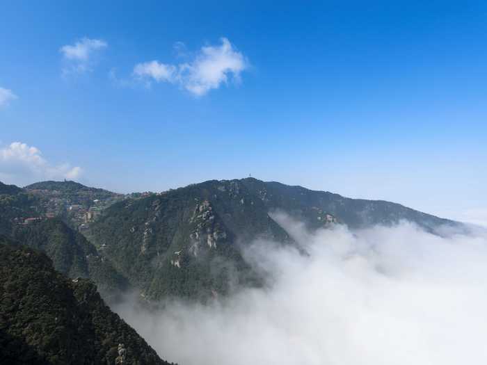 Climb Mount Lu in Jiangxi and see why painters and poets come here to find inspiration.