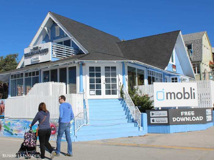 A bit farther down the Venice boardwalk, photo-and-video-sharing app Mobli works out of a bright blue beach house that was once home to Snapchat. They