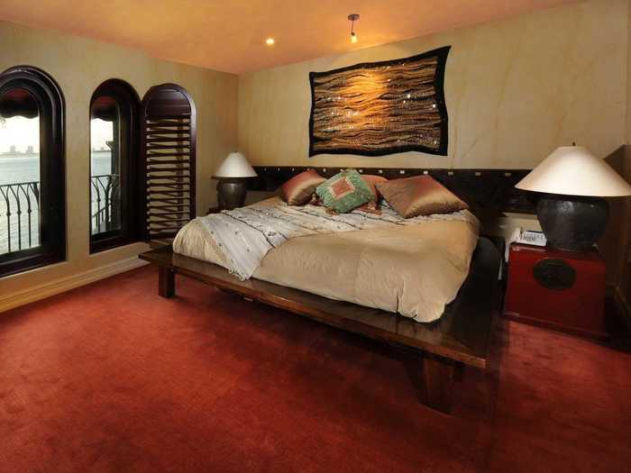 A separate guest house is great for accommodating special visitors.