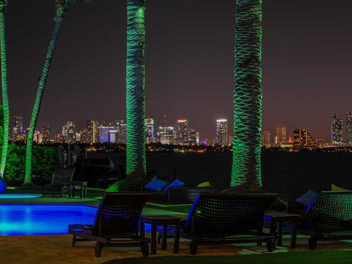 The lights of Miami also look amazing from the pool deck.