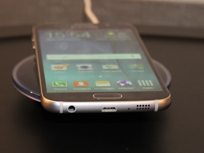 The S 6 and S 6 edge support wireless charging, and Samsung says it