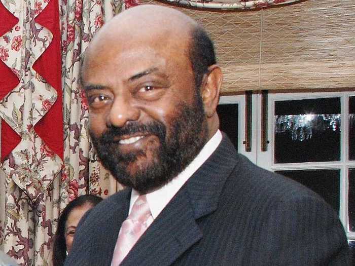 15. Shiv Nadar is the cofounder of the HCL Group.