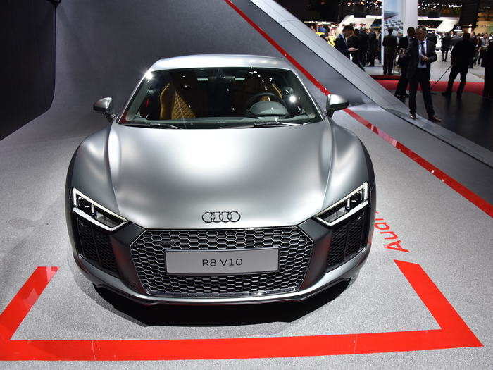 In addition,  Audi unveiled its second-generation 2015 R8 supercar, which will be sold in V10 or ...