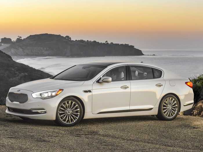 Luxury Large Cars: Kia K900