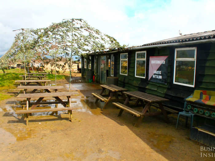 Tanks-Alot has a canteen where costumers and guests can wait while the tanks are being readied.