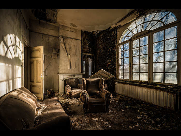 Looking for more pictures of deserted buildings?