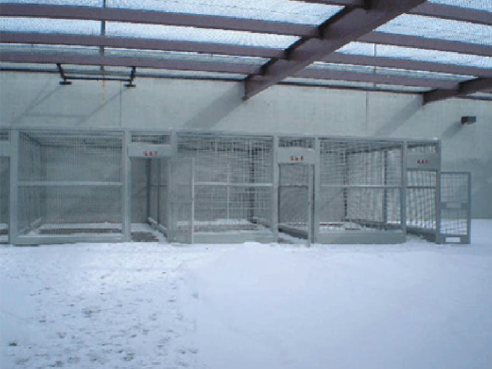 The ADX allows gen pop prisoners up to 10 hours of out-of-cell exercise in two-hour slots five days a week, alternating between indoor and outdoor exercise. Some outdoor exercise happens in these cages.