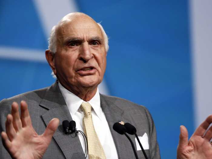 Kenneth Langone (Handicap: 17.9)