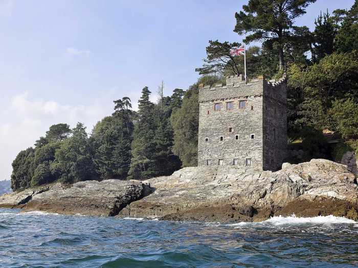 Kingswear Castle in Devon is the most Game of Thrones-looking of the properties, and it was built to defend a harbour at the turn of the 16th century.