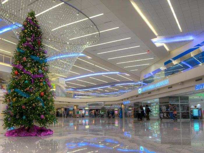 6. Hartsfield-Jackson Atlanta International Airport (ATL)