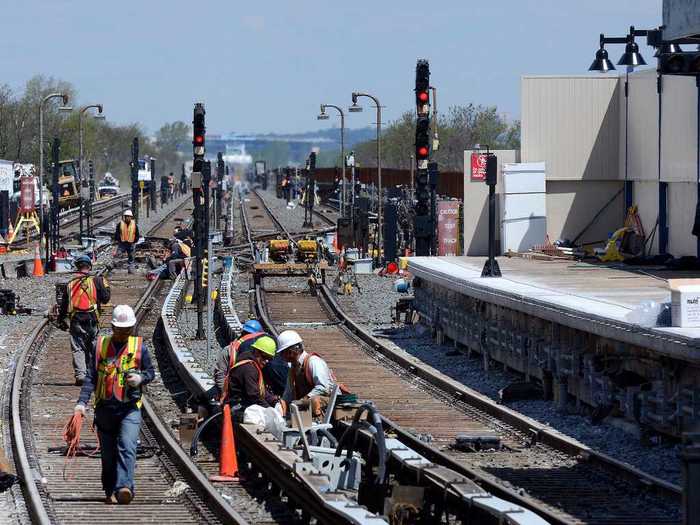 Signal and Track Switch Repairer