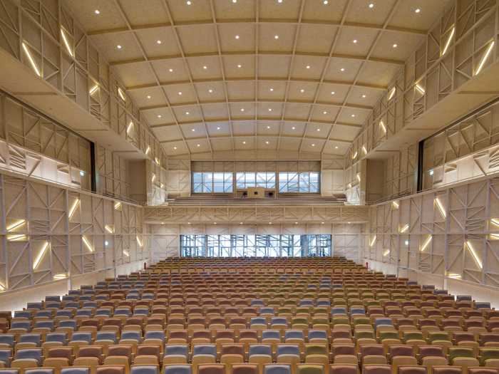 HALL/THEATRE (jury): Carnal Hall at Le Rosey by Bernard Tschumi Architects