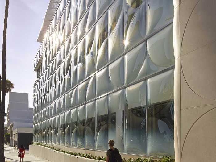 OFFICE LOW RISE (1-4 FLOORS) (jury): The Gores Group Headquarters by Belzberg Architects APC