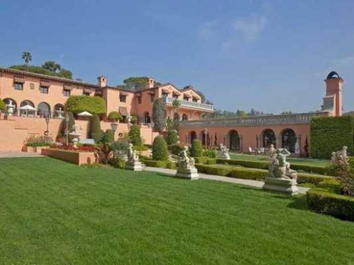 1. United States: A classic estate in Beverly Hills.