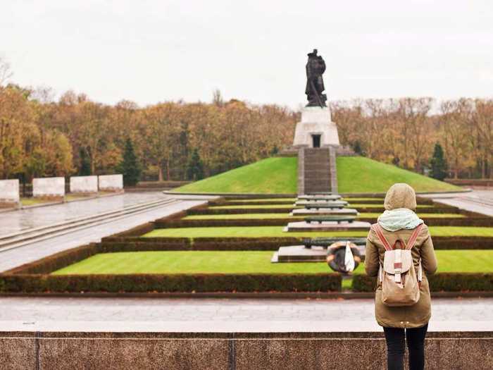 8. Visit the imposing Soviet War Memorial in Treptower Park.