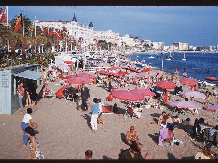 Cannes has seven kilometers of beaches that look out at the blue waters of the Mediterranean. The beaches are flanked by the glamorous promenade de la Croisette, where people stroll to see and be seen.