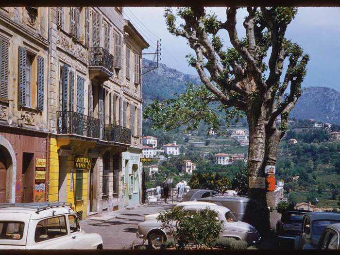 Vence was also a prime location for outdoor markets where vendors sold fruits, vegetables and Mediterranean favorites like honey, nougat, breads, jams, cheese, and charcuterie. Today, Vence still has regular markets throughout the week.