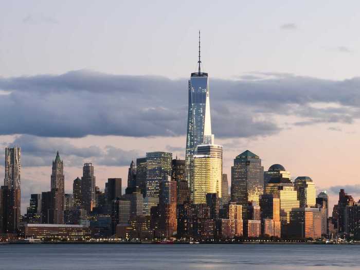 #2 New York City, U.S. has 6,091 tall buildings in 800 square kilometers.