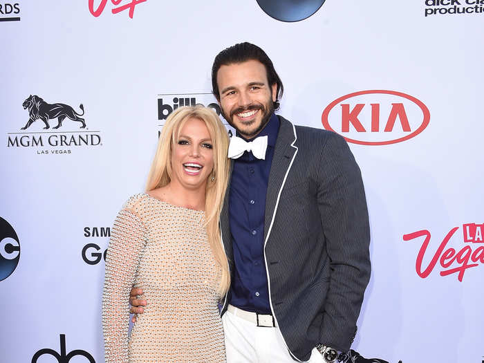 Britney Spears, wearing a Yousef Al-Jasmi gown, walked the red carpet for the first time with boyfriend Charlie Ebersol. The singer later performed her new single "Pretty Girls" with Iggy Azaela.