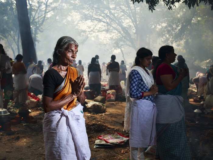 Attukaal Ponkala festival is celebrated every year in India. About 4 million women make the pilgrimage to the shrine to pray and make sweet dishes together. The entire city is filled with smoke during the festival.