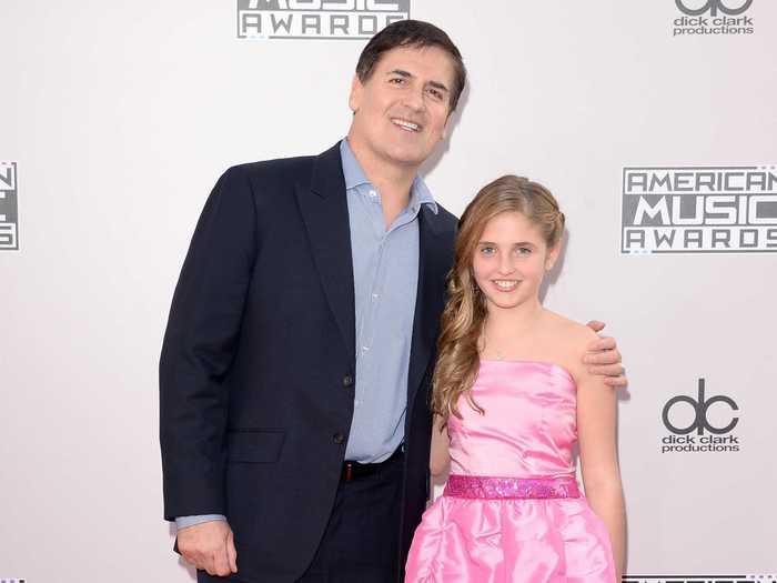 One of his daughters, Alexis, got to attend the 2014 American Music Awards with her dad.