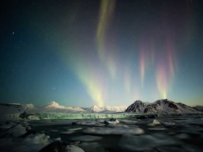 Couples who are looking for breathtaking scenery but cooler temperatues can head to Spitsbergen in Norway, the Svalbard archipelago