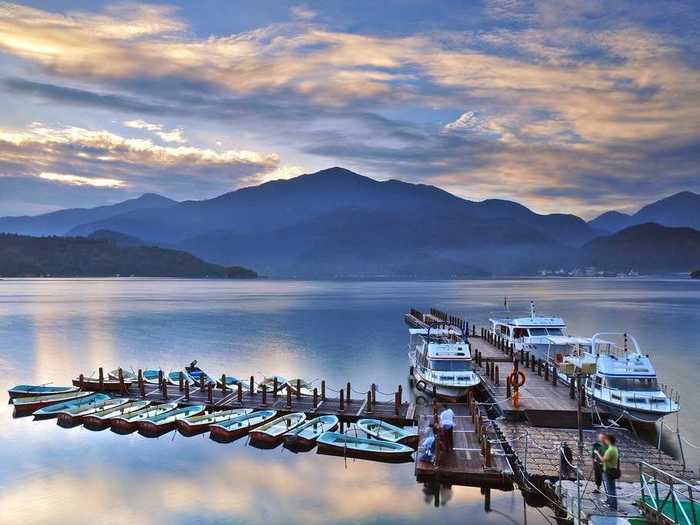 9. One of the most popular spots for relaxing amidst nature is Sun Moon Lake. It