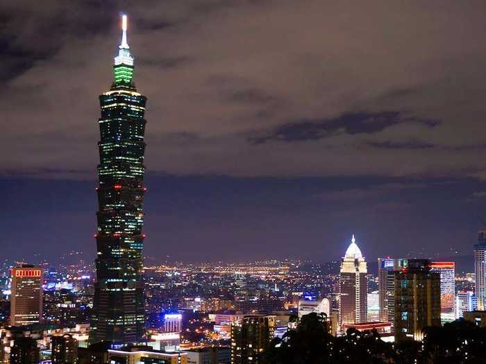 22. If tall buildings are your thing, Taipei 101 is the 4th tallest in the world. It also boasts the world’s fastest elevator, and a pretty cool tuned mass damper inside that stabilizes the whole tower so that it can withstand typhoon gales of up to 134 mph, and earthquakes.