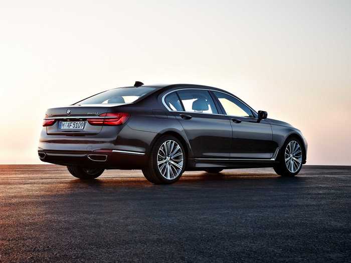 The lightweight, carbon-fiber roof allowed engineers to lower the car