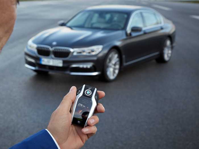 To ensure the key remains functional in case the screen runs the battery down, BMW has installed two separate battery sources — one for the buttons, one for the screen.