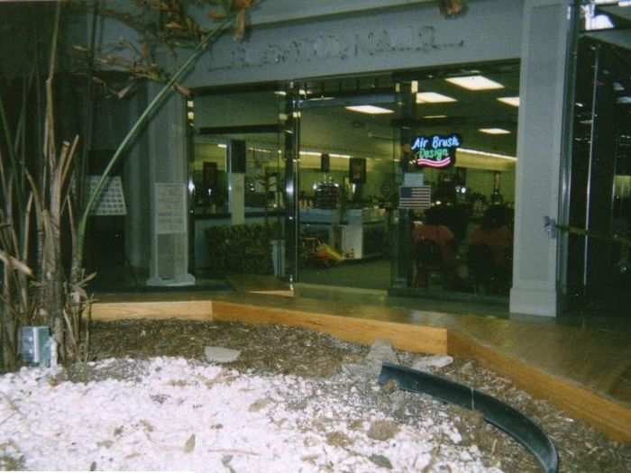 This is what was once Glamour Nails at Maple Hill Mall. The mall was ultimately turned into a strip mall called Maple Hill Pavilion.