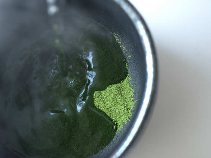 Lesson number three: "Matcha is a suspension." If you let it sit for too long, the powder will settle at the bottom. The idea is to drink it quickly and, ideally, at home.