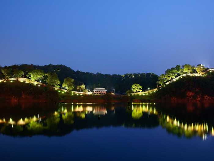 The Baekje Historic Areas, which sit in the mid-western region of the Republic of Korea, are composed of eight different archaeological areas. Some of the well-known sites include the Gongsanseong fortress and royal tombs at Songsan-ri, the Busosanseong Fortress and Gwanbuk-ri administrative buildings, and the royal palace at Wanggung-ri.