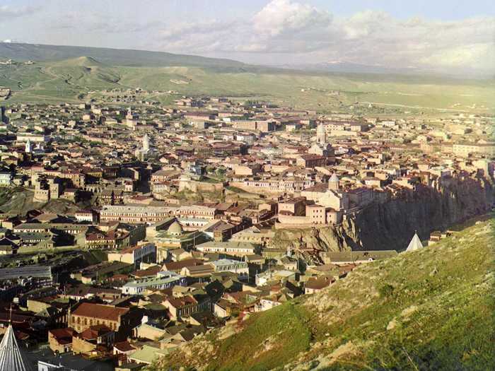 Here, we get an early 20th-century view of Tbilisi, the capital of Georgia, which was previously known as Tiflis in Russian. Located on a plain formed by the Kura River, the city was annexed to the Russian Empire in 1801 before becoming the capital of an independent Georgia in 1991.