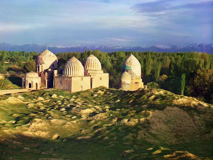 The Shakh-i-Zindeh Mosque, located in Samarkand, was an intricate center of graves and mortuary chapels made specifically for women of the dynasties descended from the warlord Timur (also known as Tamerlane), who ruled over Central Asia between 1370 and 1405.