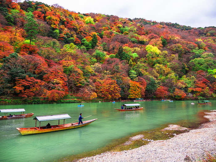 For a closer look at the fall foliage, take a boat down the Oi river to the Arashiyama area.