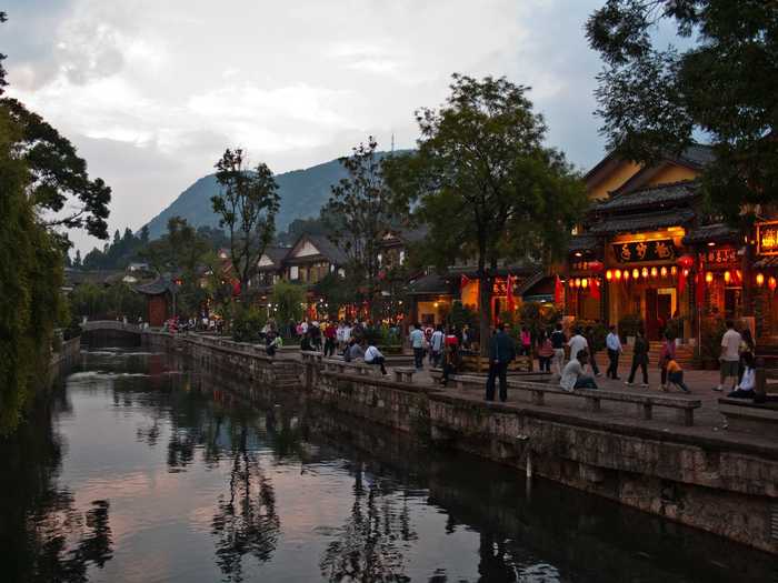 The Old Town of Lijiang in Yunan, China, established in the 13th century, still maintains its historic landscape and a complex ancient water-supply system which you can still see functioning today.