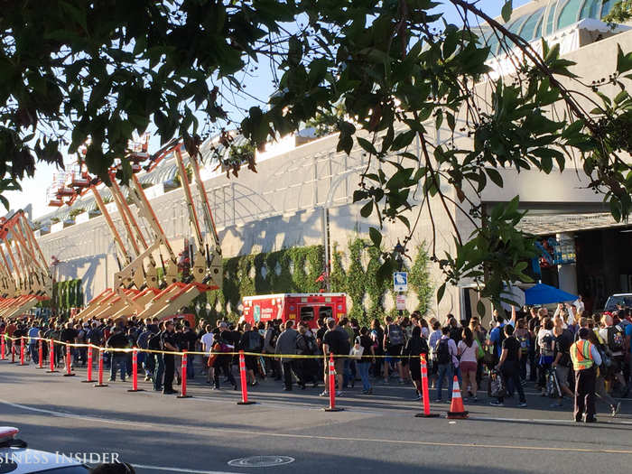 We quickly pieced together that the crowd was headed to the waterfront for a surprise "Star Wars" concert featuring the San Diego Symphony. I raced alongside the roped-off line.