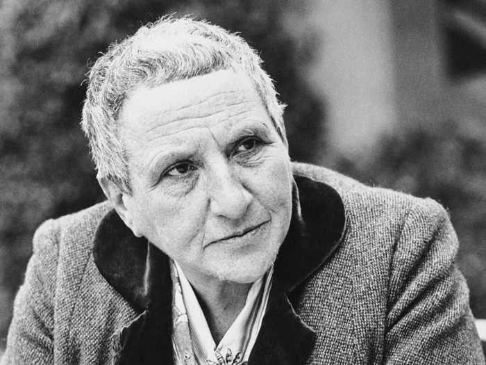 Gertrude Stein woke up at 10 a.m. and drank a coffee 