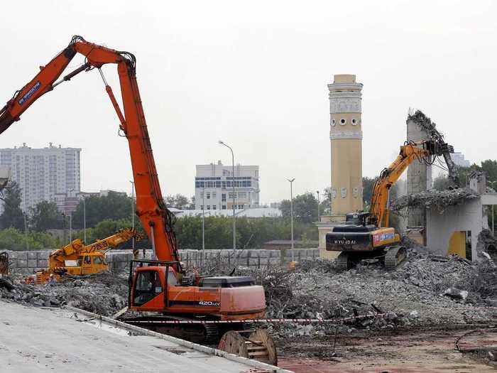 After an $82 million reconstruction in 2011, Yekaterinburg Central Stadium is undergoing a $269 million transformation.