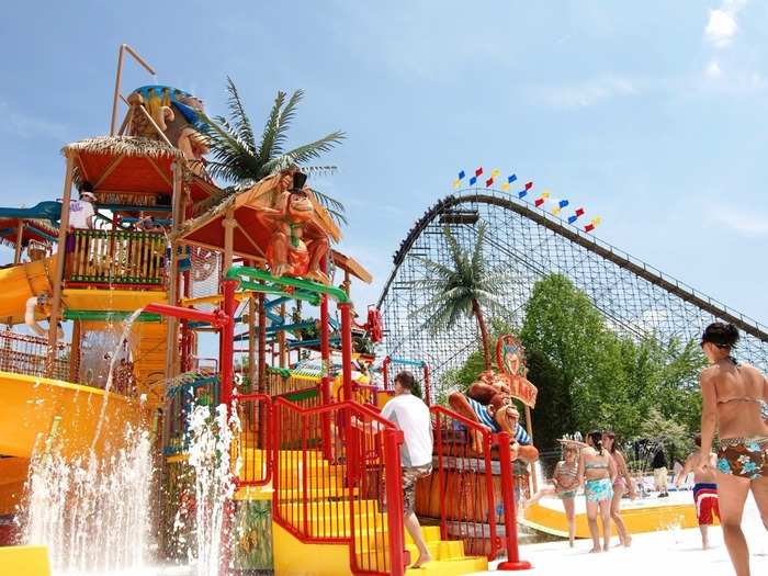 3. Holiday World & Splashin’ Safari, Santa Claus, Indiana