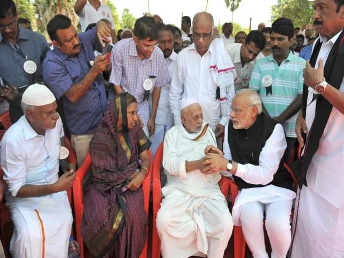 Modi met family members of Dr Kalam after burial