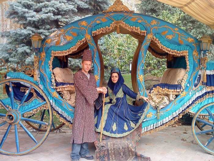 Neda, a girl Garfors met in Iran, wanted to marry him. He declined, but agreed to have their photo taken dressed up as a royal couple.