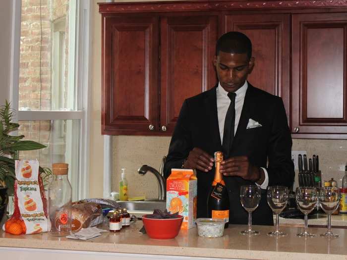 "Alejandro" immediately made himself comfortable in my cramped kitchen, and wasted no time preparing drinks for us (my friend and I supplied the booze). True to ManServants