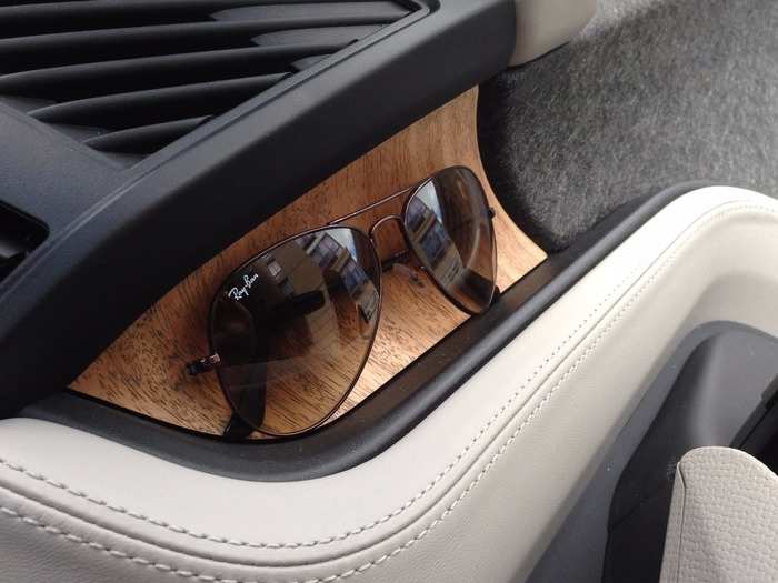 A perfect place for your shades! The overall vibe of the interior is soft, curvaceous, and eco-friendly, with natural textures and tones everywhere. The i3 lacks most of the imposing Germanic elements that BMW drivers are familiar with.