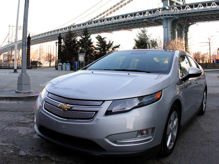 ... to the Chevy Volt, which also features a gas-electric hybrid drivetrain, similar to the range-extended i3