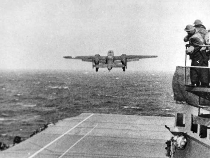 The smaller B-25 was adopted by all branches of the US armed forces. Its short takeoff distance made it ideal for taking off from aircraft carriers.